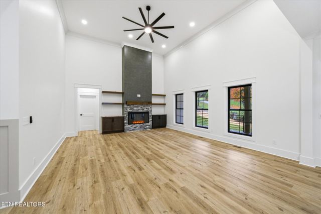 909 S Chilhowee Drive, Knoxville, TN 37914