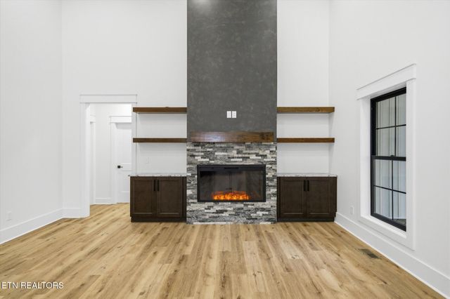 909 S Chilhowee Drive, Knoxville, TN 37914