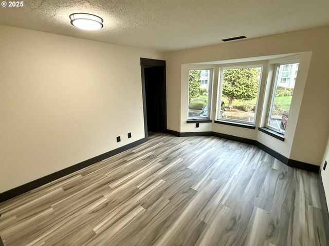 1455 Se COLUMBIA Way, Vancouver, WA 98661