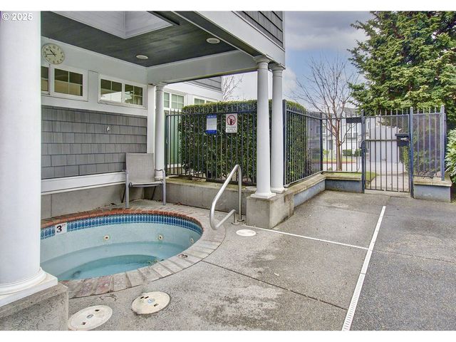 1455 Se COLUMBIA Way, Vancouver, WA 98661