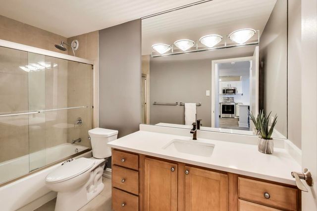 211 E Ohio Street 1619, Chicago, IL 60611
