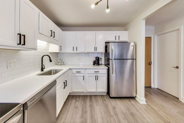 211 E Ohio Street 1619, Chicago, IL 60611