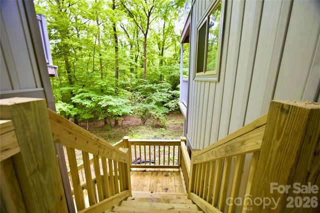 2724 Huntingtowne Farms Lane, Charlotte, NC 28210