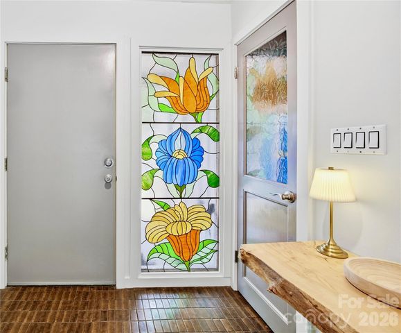 2724 Huntingtowne Farms Lane, Charlotte, NC 28210