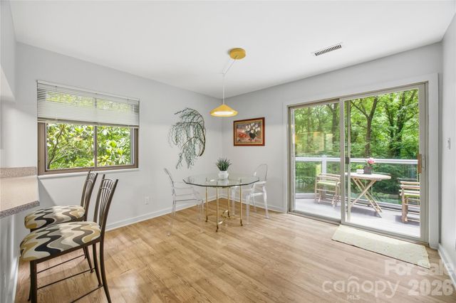 2724 Huntingtowne Farms Lane, Charlotte, NC 28210
