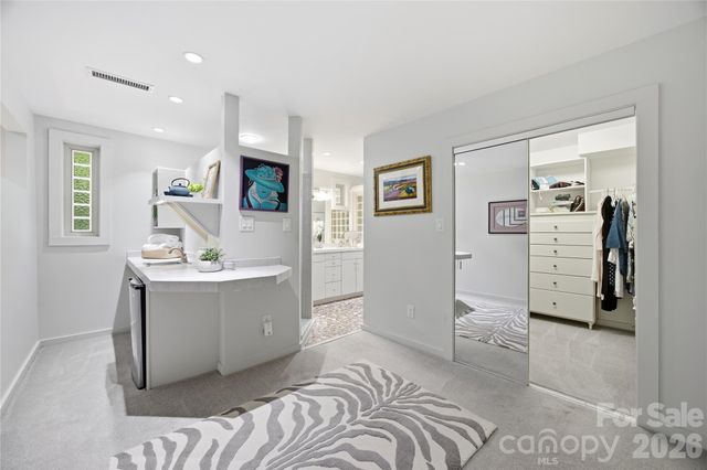 2724 Huntingtowne Farms Lane, Charlotte, NC 28210