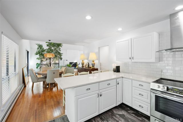 37 Blue Jay Way, East Hampton, NY 11937
