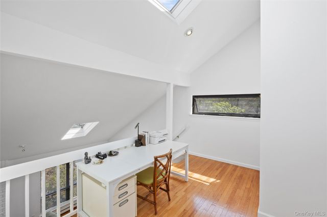 37 Blue Jay Way, East Hampton, NY 11937
