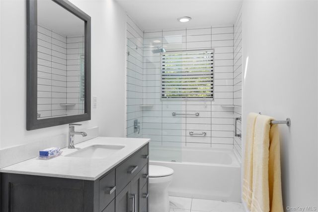 37 Blue Jay Way, East Hampton, NY 11937