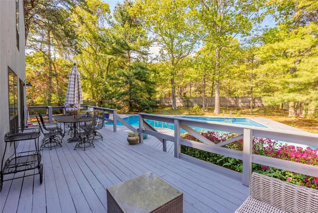 37 Blue Jay Way, East Hampton, NY 11937