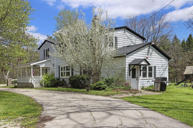 34411 Washington AVENUE, Burlington, WI 53105