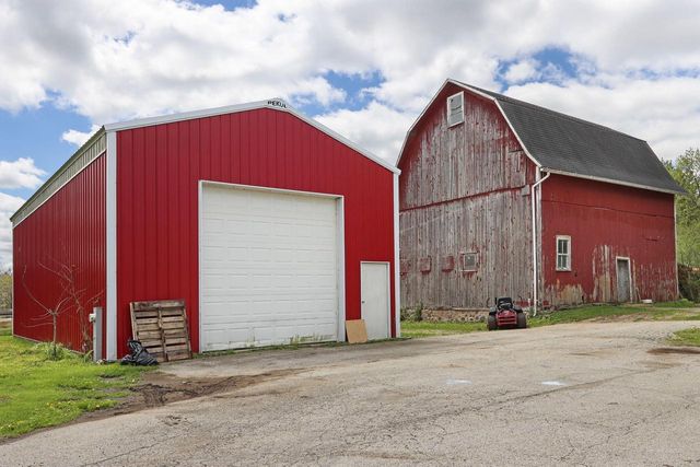 34411 Washington AVENUE, Burlington, WI 53105