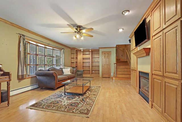 34411 Washington AVENUE, Burlington, WI 53105