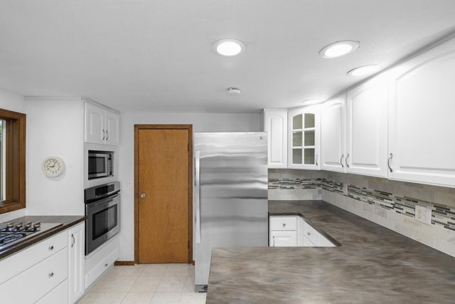 24199 N Shore Drive, Ontwa Twp, MI 49112