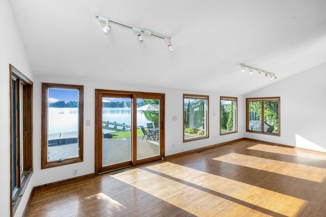 24199 N Shore Drive, Ontwa Twp, MI 49112