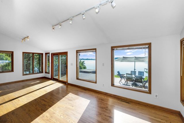 24199 N Shore Drive, Ontwa Twp, MI 49112