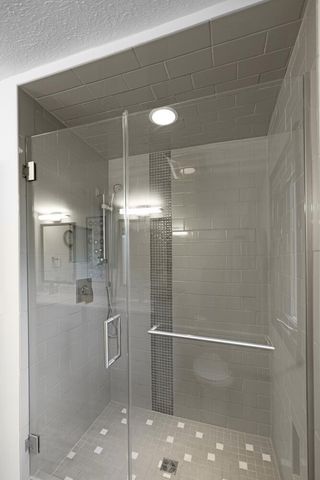 24199 N Shore Drive, Ontwa Twp, MI 49112