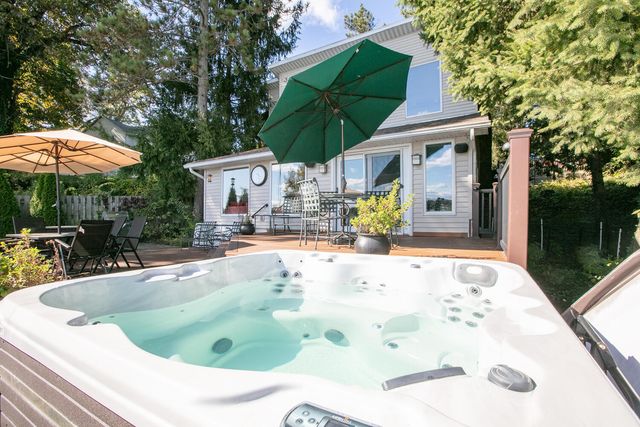 24199 N Shore Drive, Ontwa Twp, MI 49112