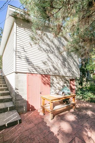 24199 N Shore Drive, Ontwa Twp, MI 49112