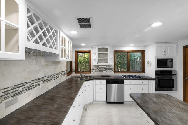 24199 N Shore Drive, Ontwa Twp, MI 49112