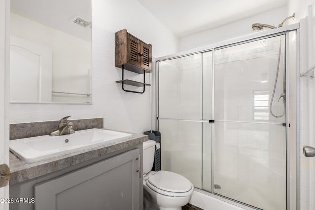 511 W CLAESSENS Drive, Morristown, AZ 85342