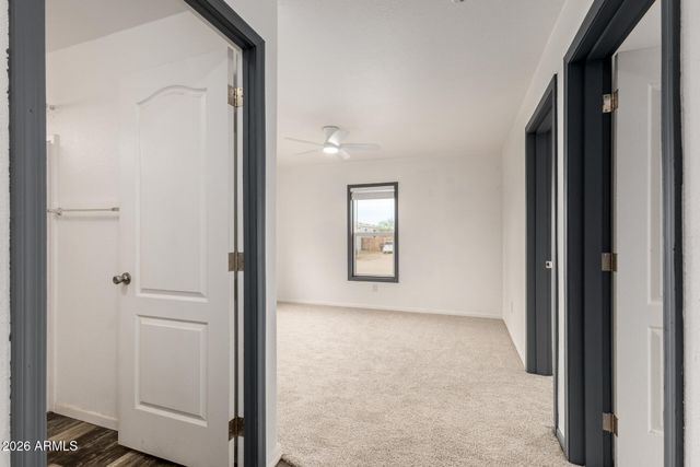 511 W CLAESSENS Drive, Morristown, AZ 85342