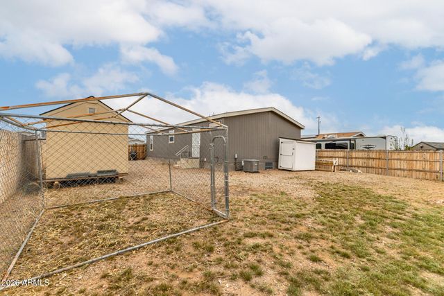 511 W CLAESSENS Drive, Morristown, AZ 85342