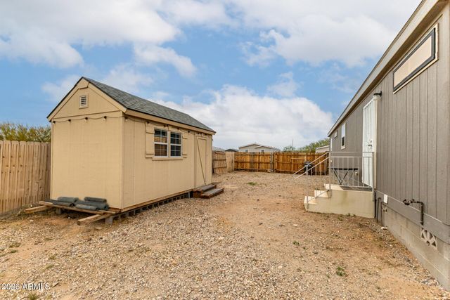 511 W CLAESSENS Drive, Morristown, AZ 85342