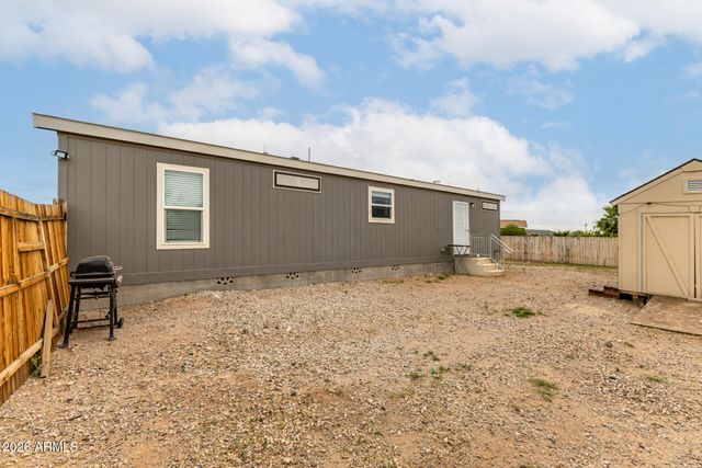 511 W CLAESSENS Drive, Morristown, AZ 85342