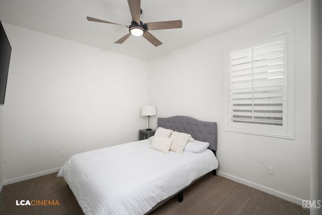 15500 Cole Brook Court, Bakersfield, CA 93314