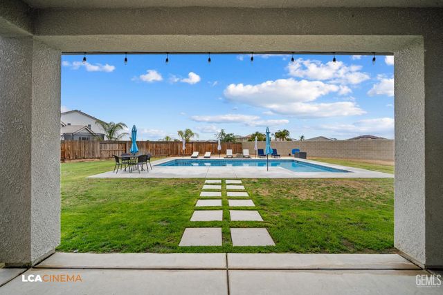 15500 Cole Brook Court, Bakersfield, CA 93314