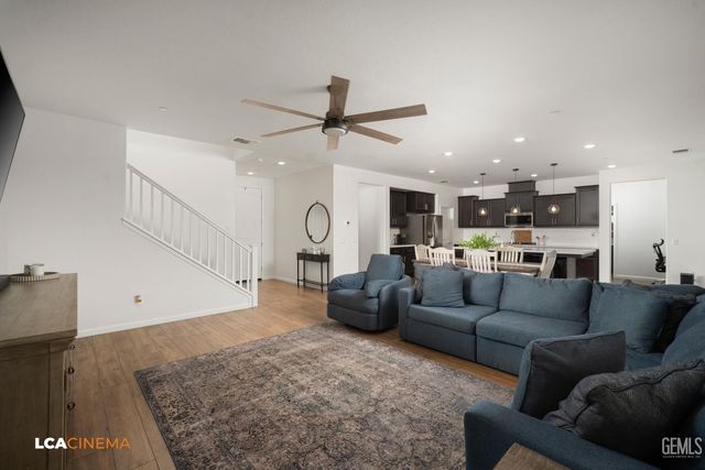 15500 Cole Brook Court, Bakersfield, CA 93314