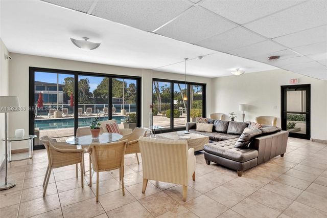 9800 W Bay Harbor Dr 403, Bay Harbor Islands, FL 33154