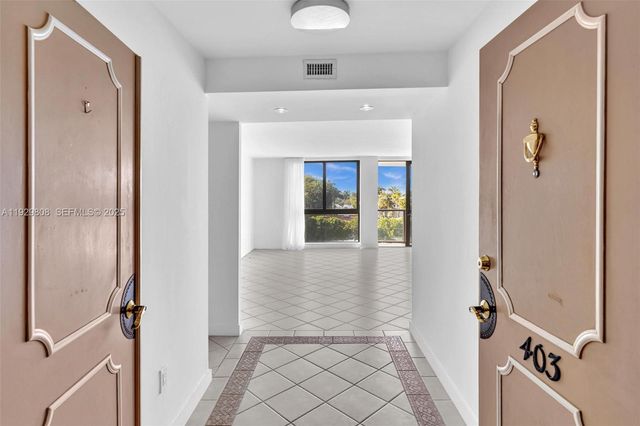 9800 W Bay Harbor Dr 403, Bay Harbor Islands, FL 33154