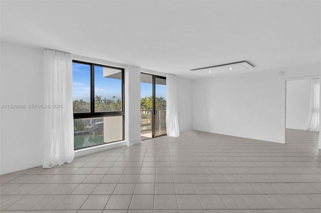 9800 W Bay Harbor Dr 403, Bay Harbor Islands, FL 33154