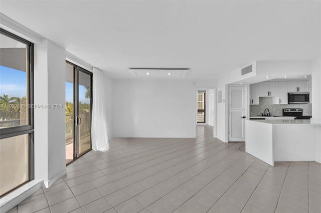 9800 W Bay Harbor Dr 403, Bay Harbor Islands, FL 33154