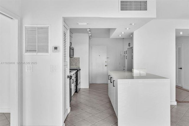 9800 W Bay Harbor Dr 403, Bay Harbor Islands, FL 33154