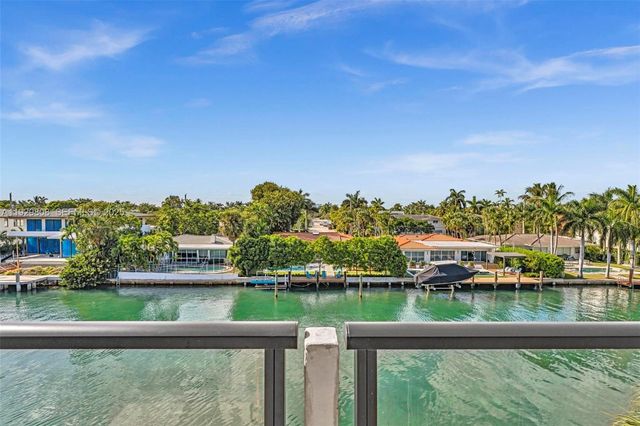 9800 W Bay Harbor Dr 403, Bay Harbor Islands, FL 33154