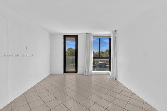 9800 W Bay Harbor Dr 403, Bay Harbor Islands, FL 33154