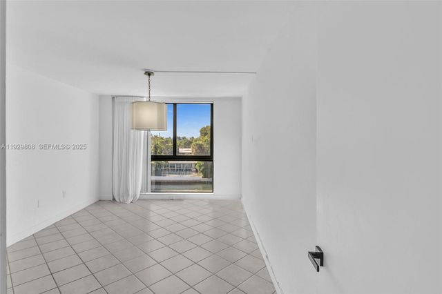 9800 W Bay Harbor Dr 403, Bay Harbor Islands, FL 33154