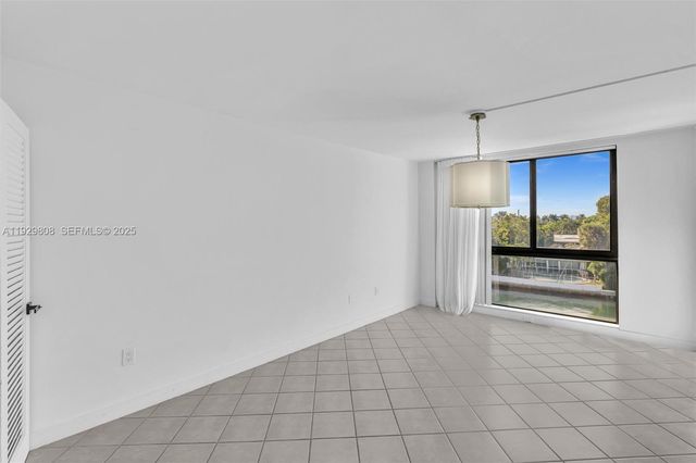 9800 W Bay Harbor Dr 403, Bay Harbor Islands, FL 33154