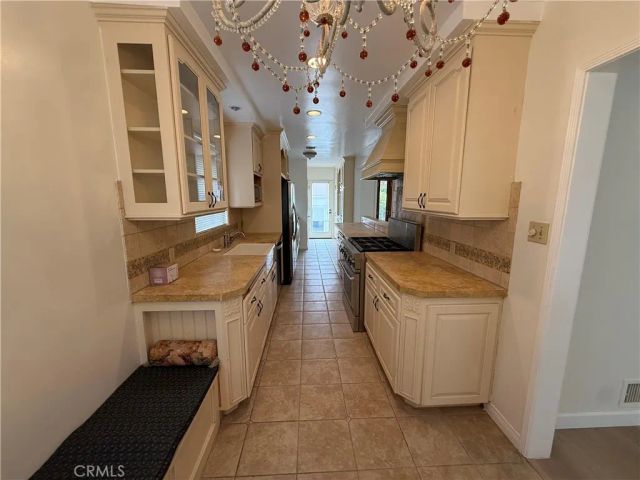 10655 Cushdon Ave, Los Angeles, CA 90064