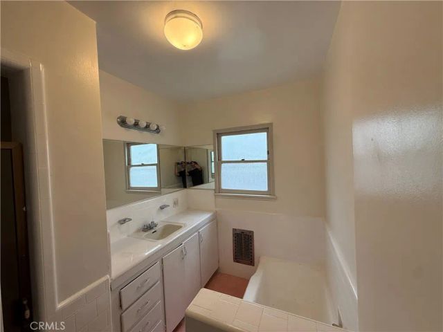 10655 Cushdon Ave, Los Angeles, CA 90064