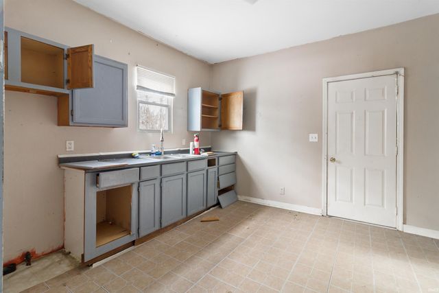 2224 S Washington Street, Marion, IN 46953