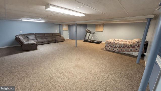 810 N LIMEKILN PIKE, Ambler, PA 19002