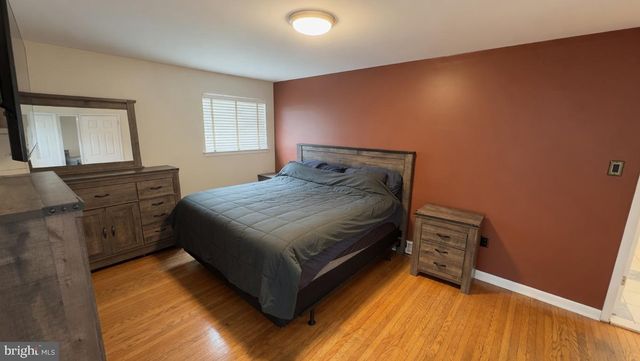 810 N LIMEKILN PIKE, Ambler, PA 19002