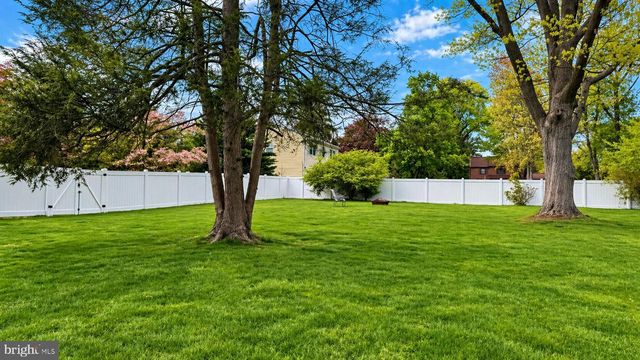 810 N LIMEKILN PIKE, Ambler, PA 19002