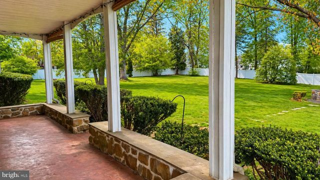 810 N LIMEKILN PIKE, Ambler, PA 19002