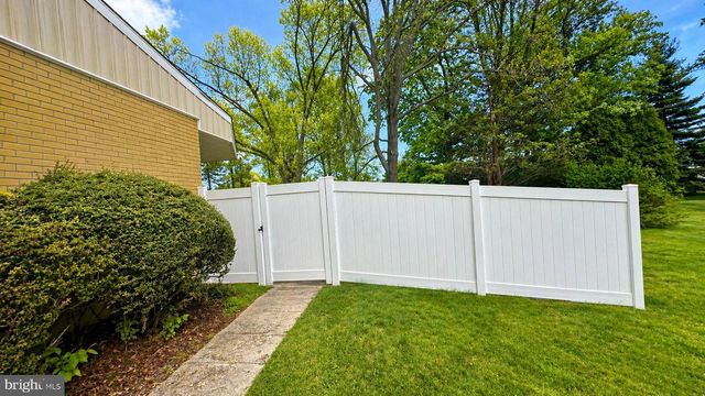 810 N LIMEKILN PIKE, Ambler, PA 19002