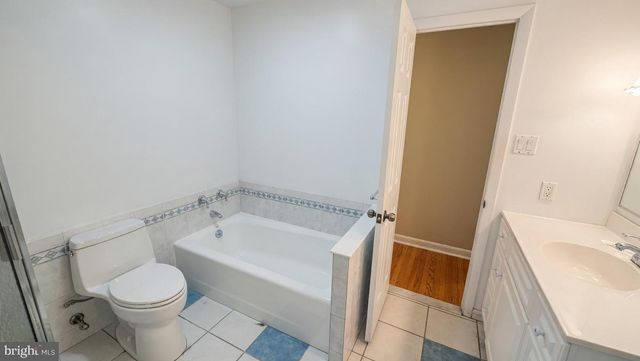 810 N LIMEKILN PIKE, Ambler, PA 19002